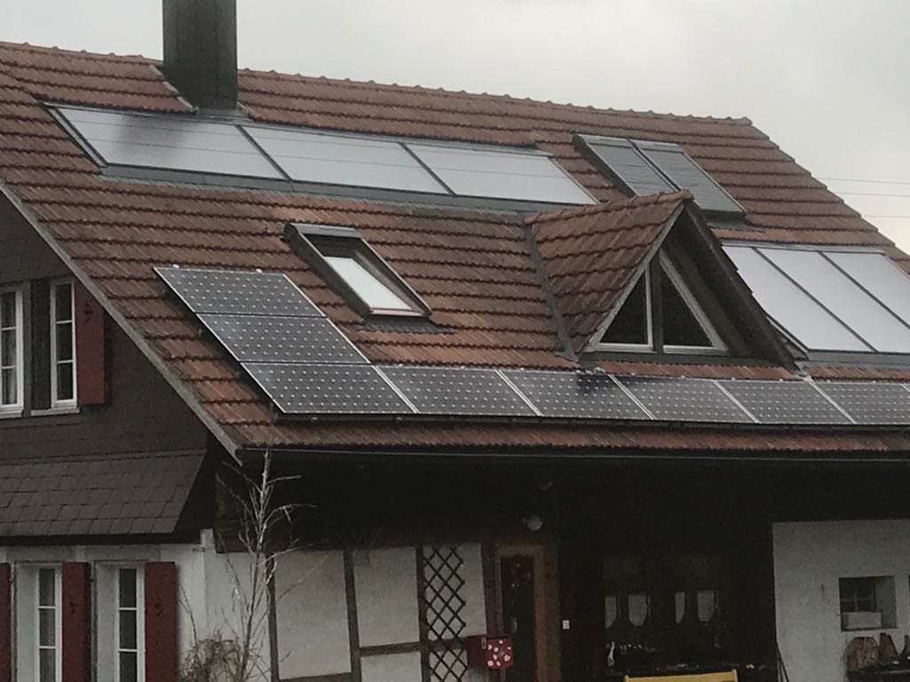 Sloranlagen, Photovoltaikanlagen von Kämpfer Bedachungen, Grenchen im Bezirk Lebern, Kanton Solothurn